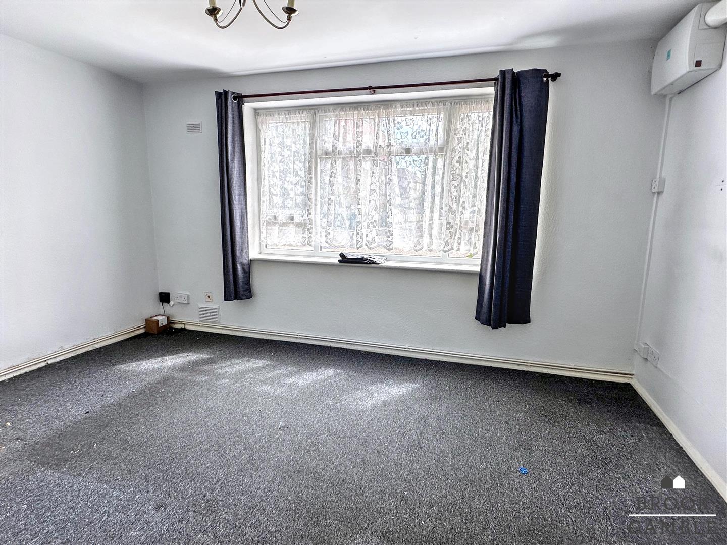 2 Bedroom Apartment. Belle Vue Road in Eastbourne,  2